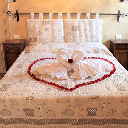 La Casa Delle Rondini Bed & Breakfast Roncoferraro Dış mekan fotoğraf