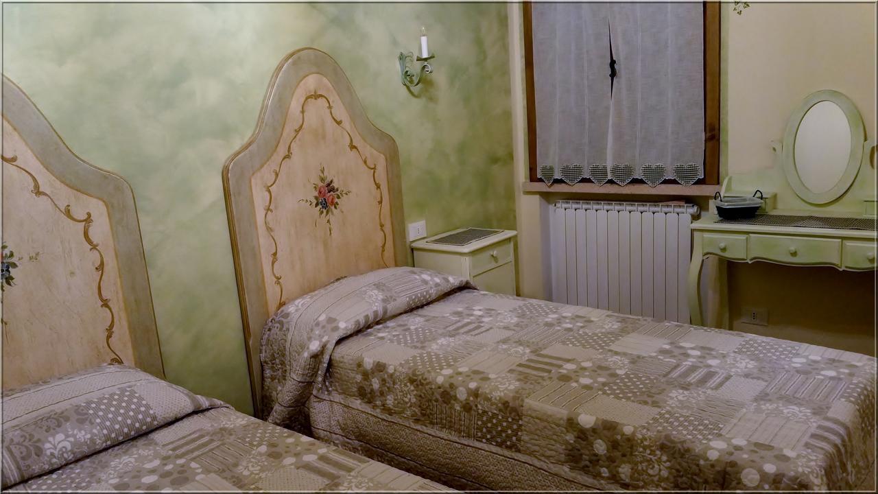 La Casa Delle Rondini Bed & Breakfast Roncoferraro Dış mekan fotoğraf