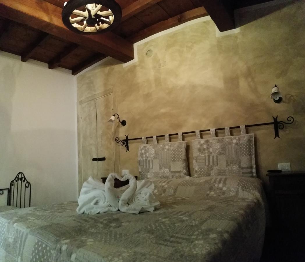 La Casa Delle Rondini Bed & Breakfast Roncoferraro Dış mekan fotoğraf