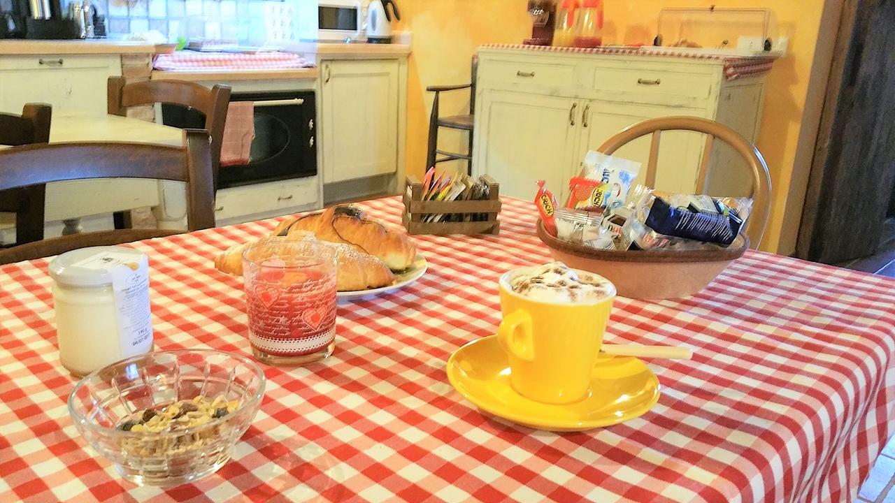La Casa Delle Rondini Bed & Breakfast Roncoferraro Dış mekan fotoğraf
