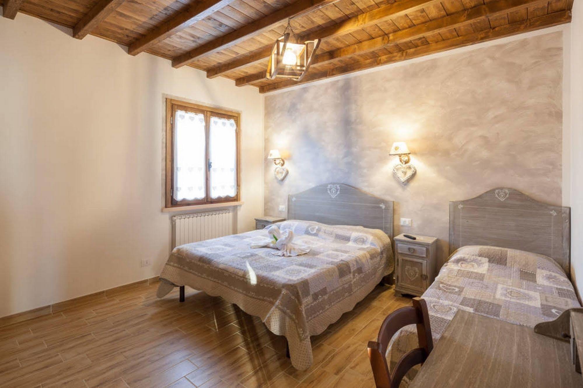 La Casa Delle Rondini Bed & Breakfast Roncoferraro Dış mekan fotoğraf