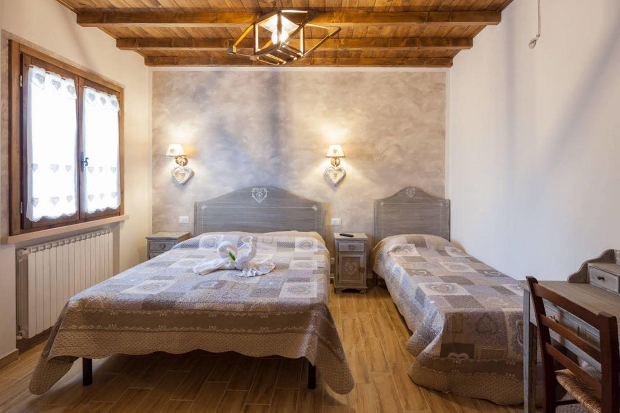 La Casa Delle Rondini Bed & Breakfast Roncoferraro Dış mekan fotoğraf
