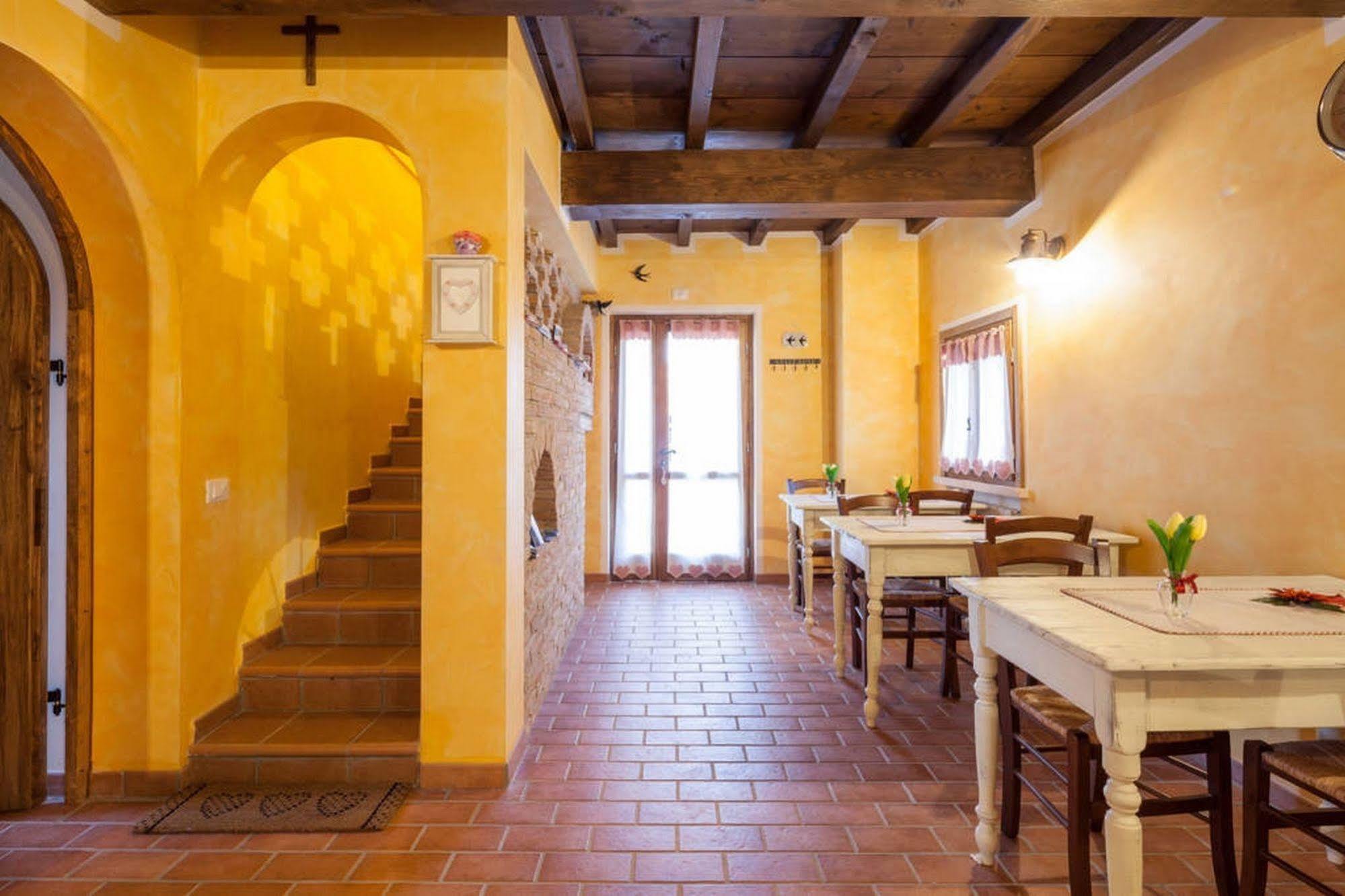 La Casa Delle Rondini Bed & Breakfast Roncoferraro Dış mekan fotoğraf