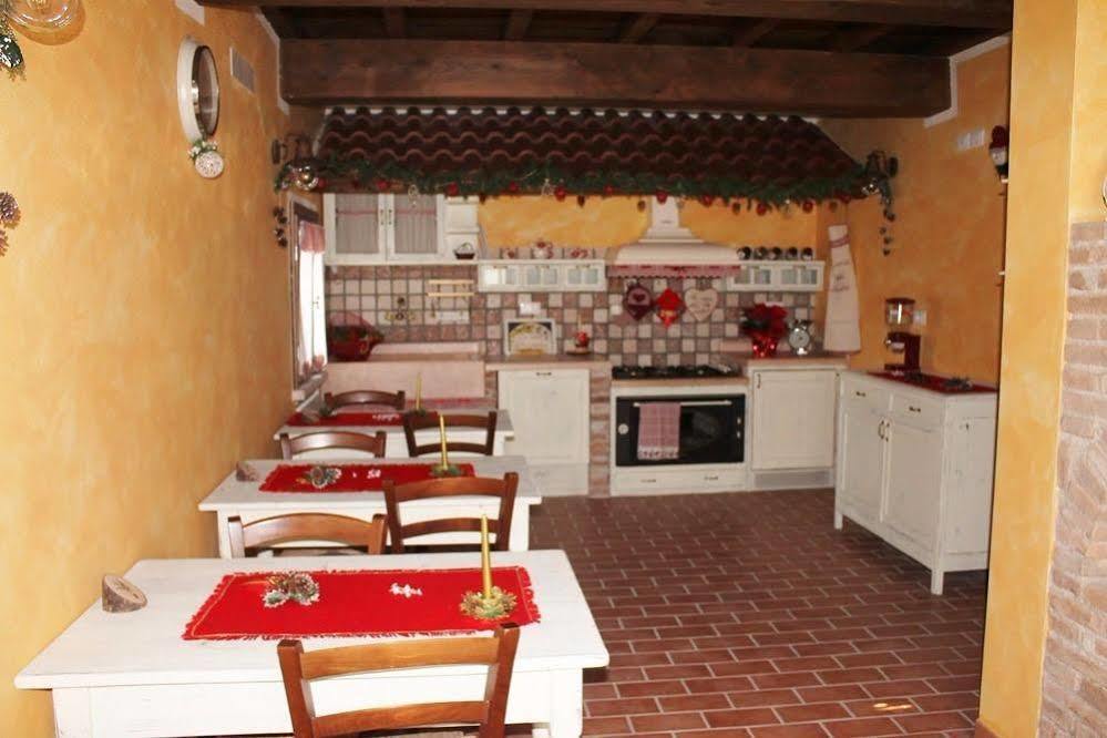La Casa Delle Rondini Bed & Breakfast Roncoferraro Dış mekan fotoğraf