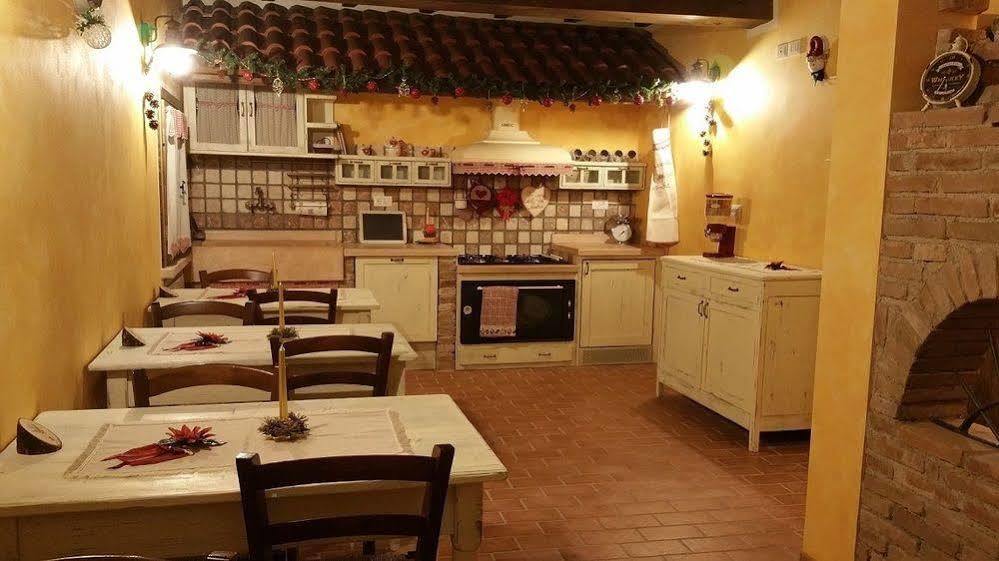 La Casa Delle Rondini Bed & Breakfast Roncoferraro Dış mekan fotoğraf